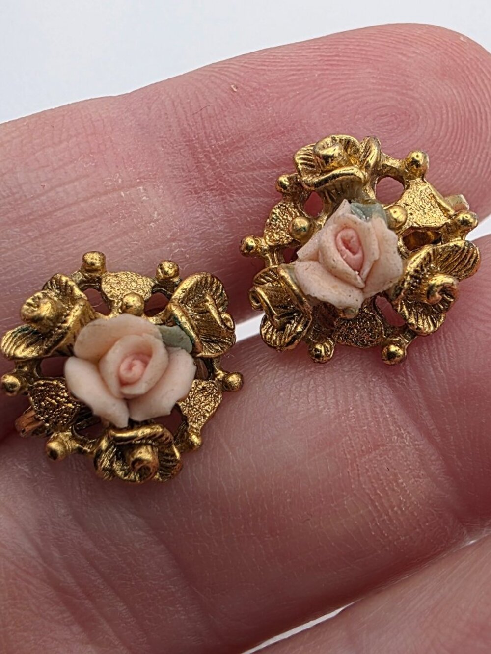Vintage Gold Tone Porcelain Rose Floral Clip-On Earrings